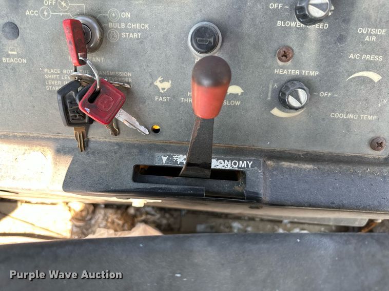 image for item OG9257 1990 John Deere 310C  backhoe