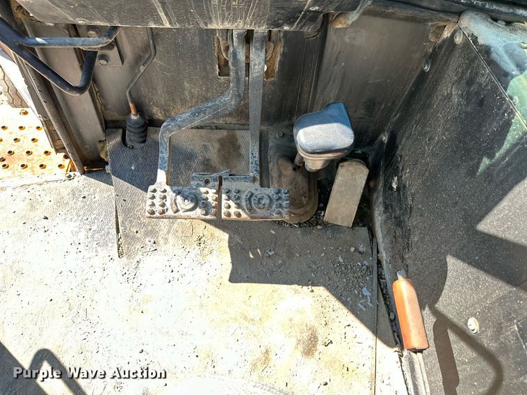 image for item OG9257 1990 John Deere 310C  backhoe