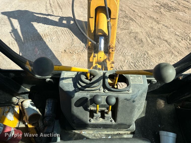 image for item OG9257 1990 John Deere 310C  backhoe