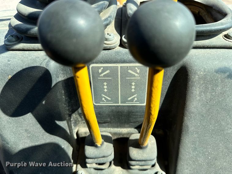 image for item OG9257 1990 John Deere 310C  backhoe