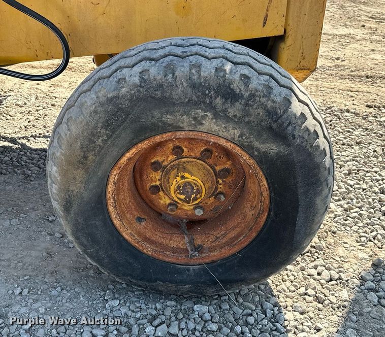 image for item OG9257 1990 John Deere 310C  backhoe