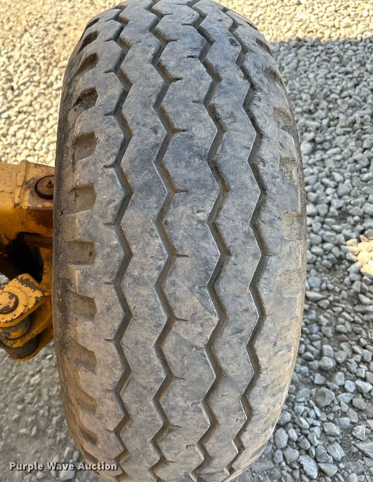 image for item OG9257 1990 John Deere 310C  backhoe