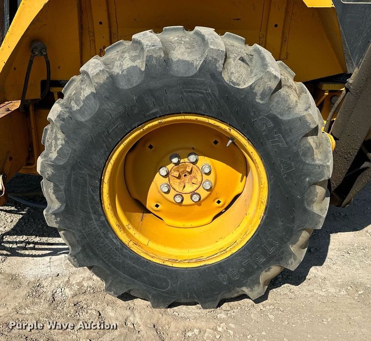 image for item OG9257 1990 John Deere 310C  backhoe