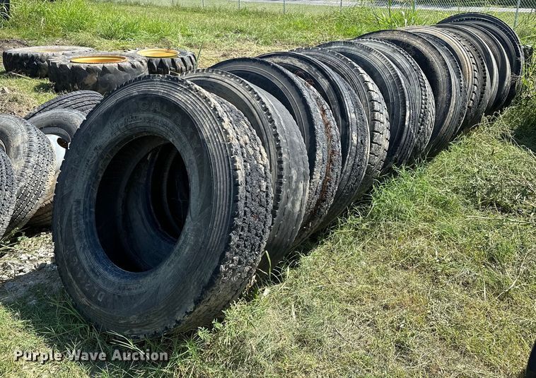 image for item OG9263 (18) 11R22.5 tires