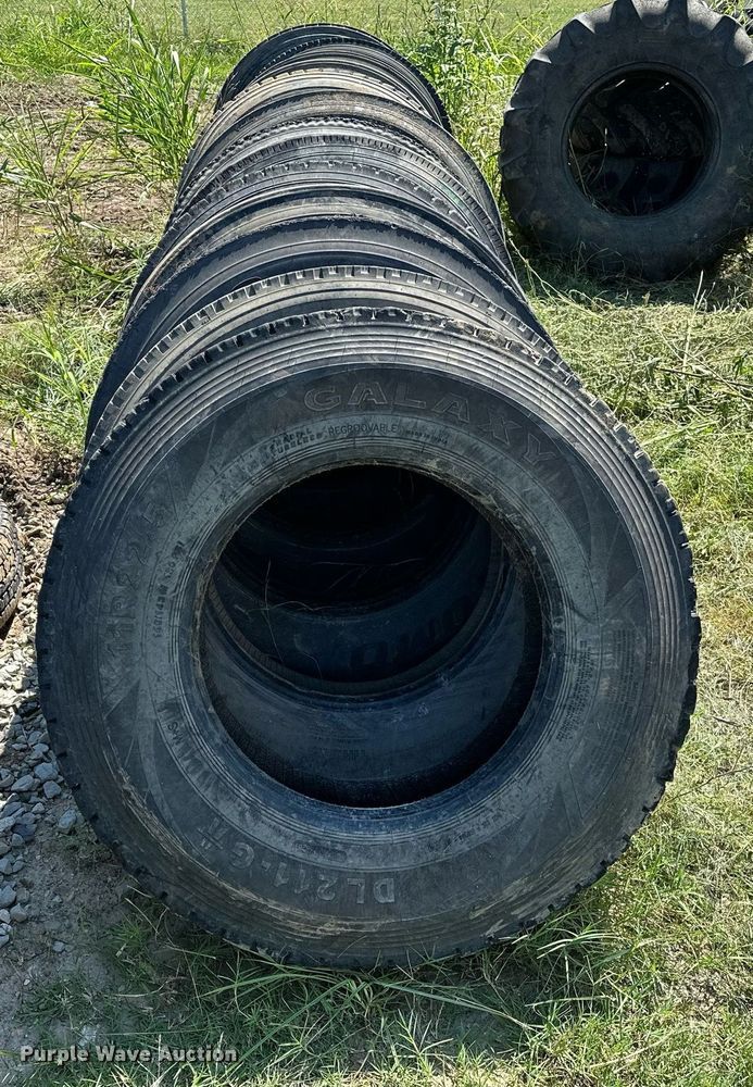 image for item OG9263 (18) 11R22.5 tires