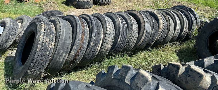 image for item OG9263 (18) 11R22.5 tires