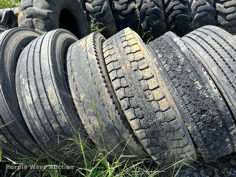 image for item OG9263 (18) 11R22.5 tires