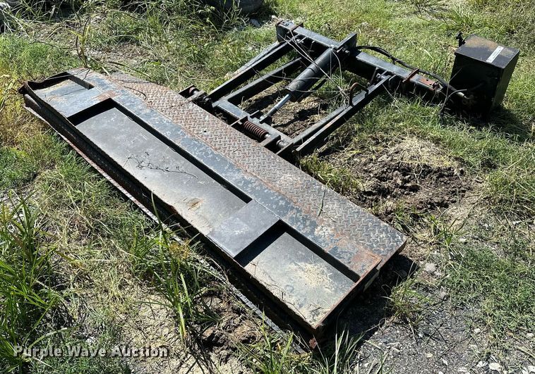 image for item OG9265 84"W end lift gate