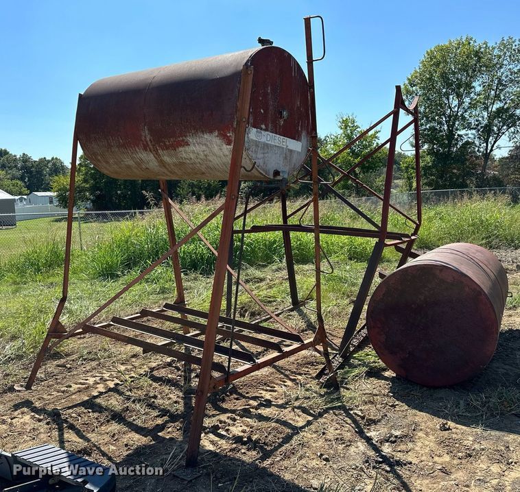 image for item OG9272 (2) fuel Tanks