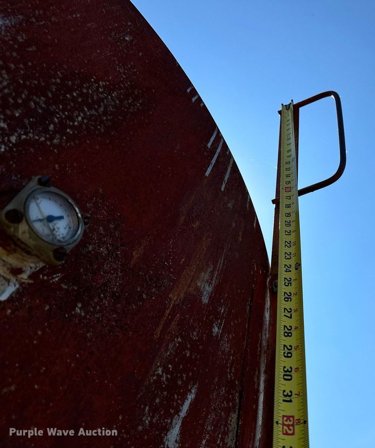 image for item OG9272 (2) fuel Tanks