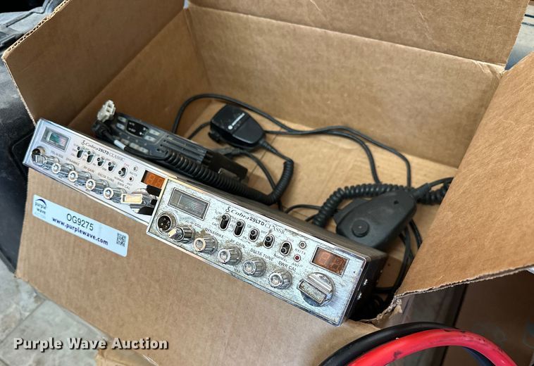 image for item OG9275 (3) radios