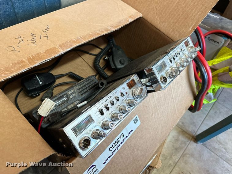 image for item OG9275 (3) radios