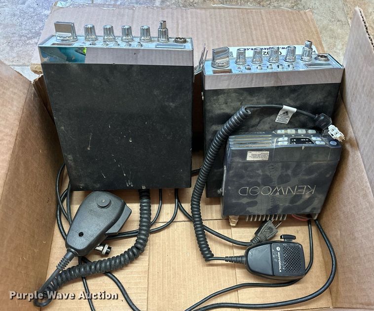 image for item OG9275 (3) radios