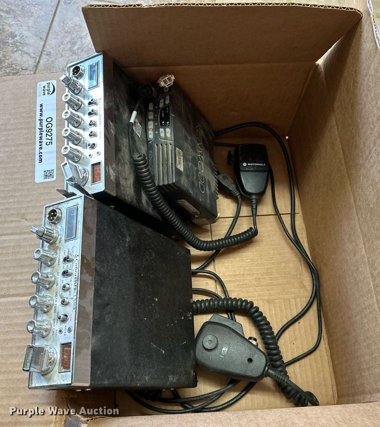 image for item OG9275 (3) radios