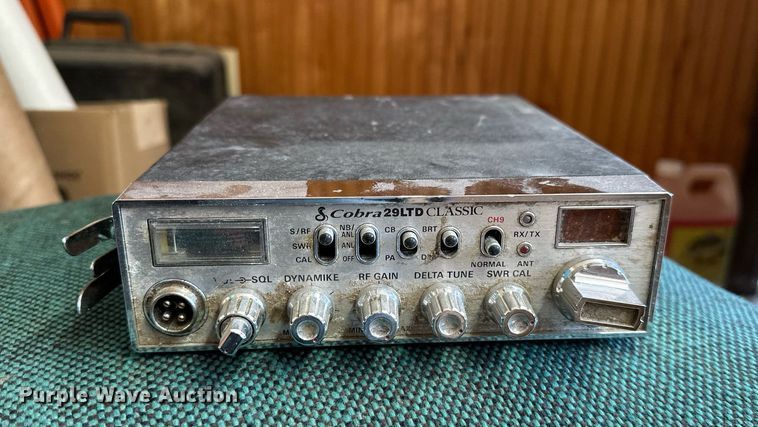 image for item OG9275 (3) radios