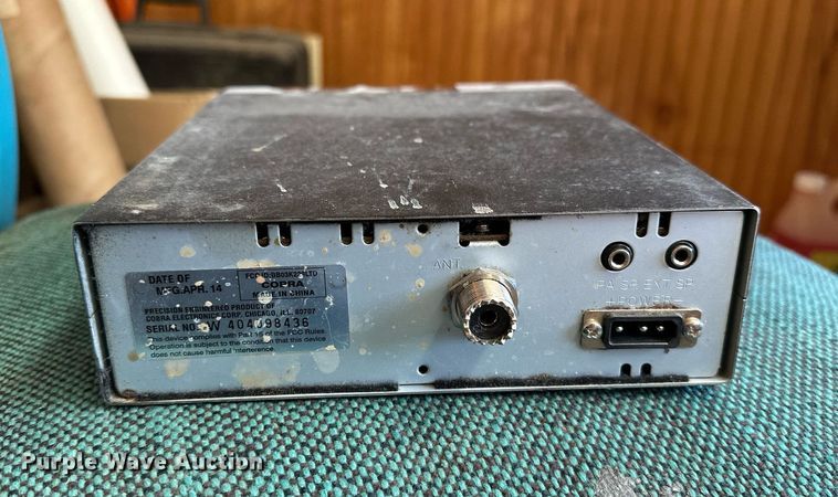 image for item OG9275 (3) radios