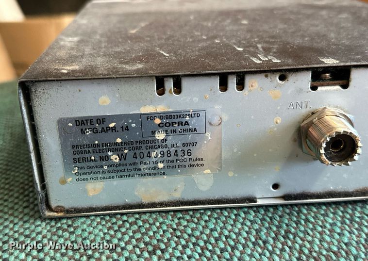 image for item OG9275 (3) radios