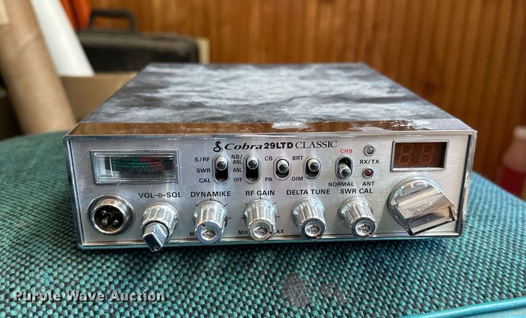 image for item OG9275 (3) radios