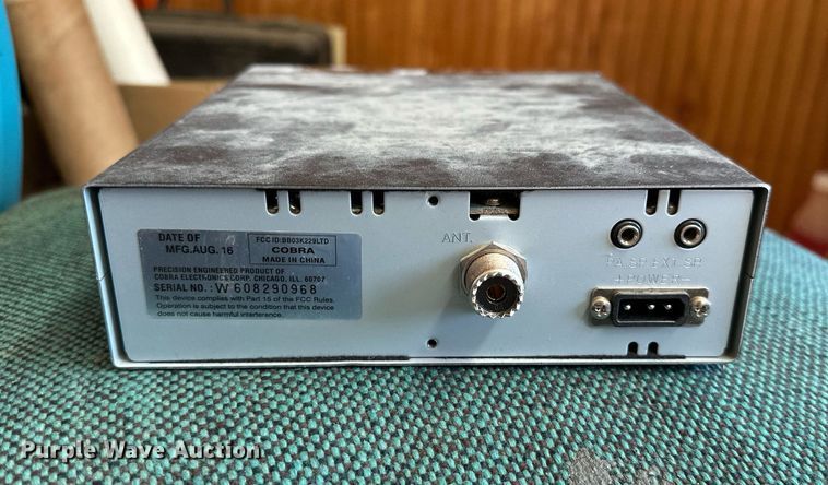 image for item OG9275 (3) radios