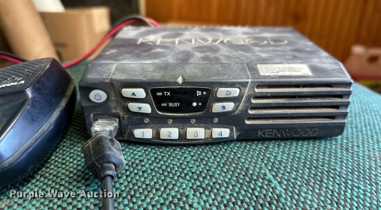 image for item OG9275 (3) radios