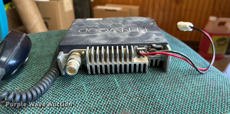 image for item OG9275 (3) radios