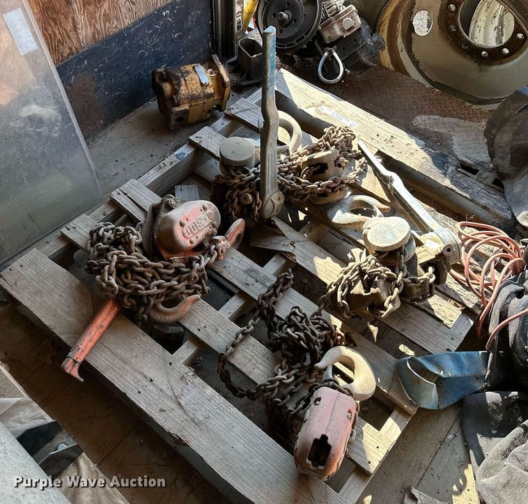 image for item OG9279 (3) chain hoists