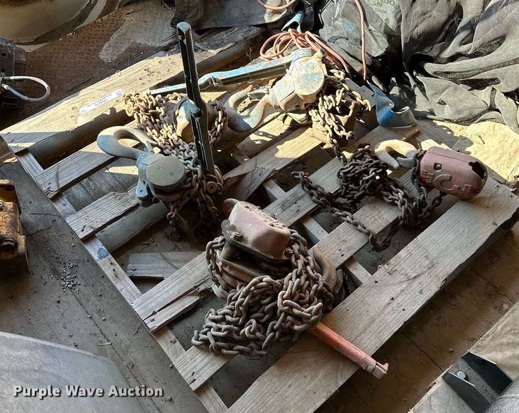 image for item OG9279 (3) chain hoists