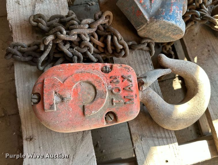 image for item OG9279 (3) chain hoists