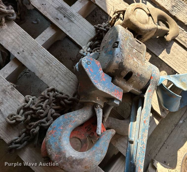 image for item OG9279 (3) chain hoists