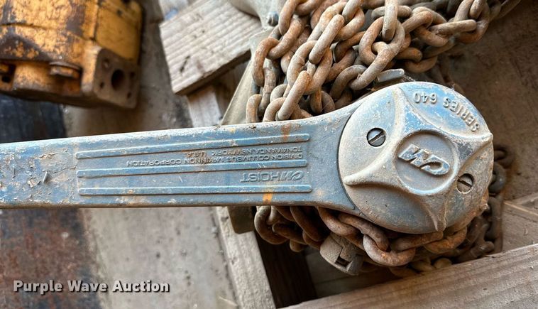 image for item OG9279 (3) chain hoists