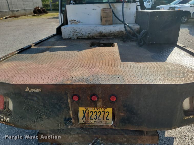 image for item OG9345 2016 Chevrolet Silverado 3500HD  Crew Cab flatbed pickup truck