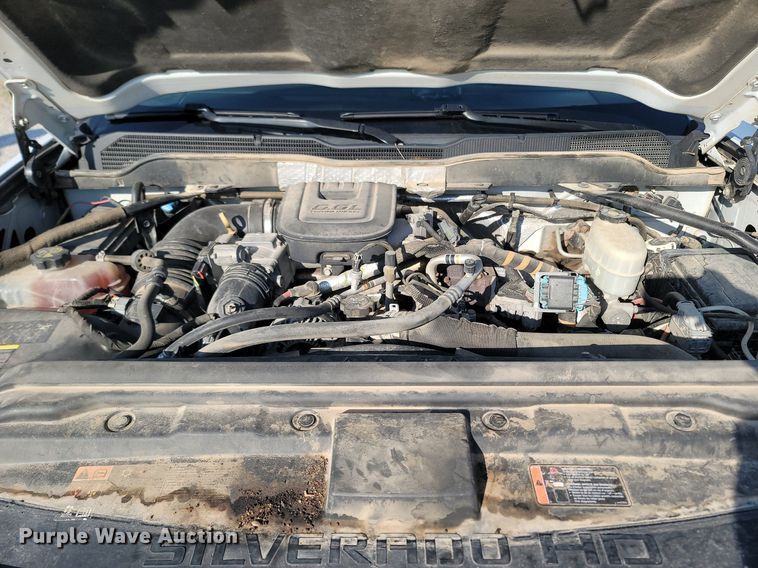 image for item OG9345 2016 Chevrolet Silverado 3500HD  Crew Cab flatbed pickup truck