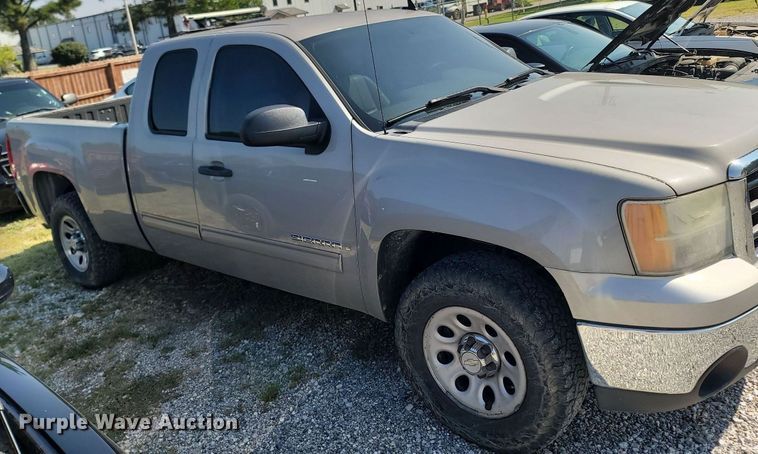 image for item OG9351 2009 GMC Sierra 1500  Ext. Cab pickup truck