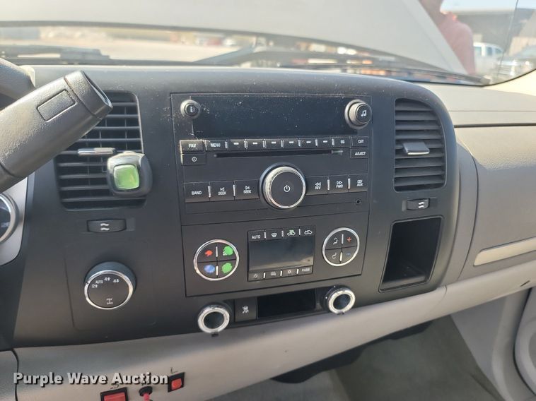 image for item OG9351 2009 GMC Sierra 1500  Ext. Cab pickup truck