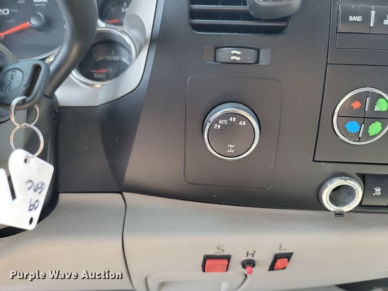 image for item OG9351 2009 GMC Sierra 1500  Ext. Cab pickup truck