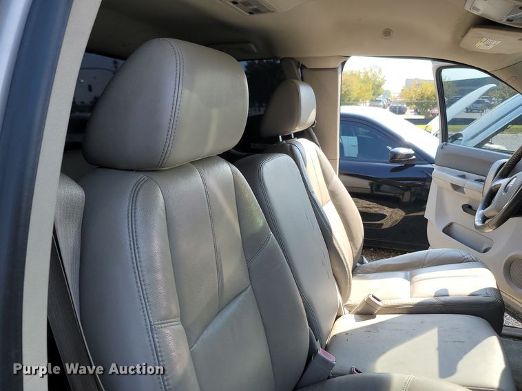 image for item OG9351 2009 GMC Sierra 1500  Ext. Cab pickup truck