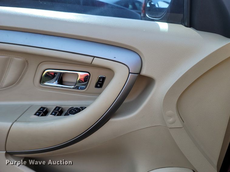 image for item OG9356 2013 Ford Taurus SEL