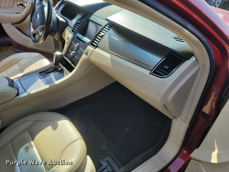 image for item OG9356 2013 Ford Taurus SEL