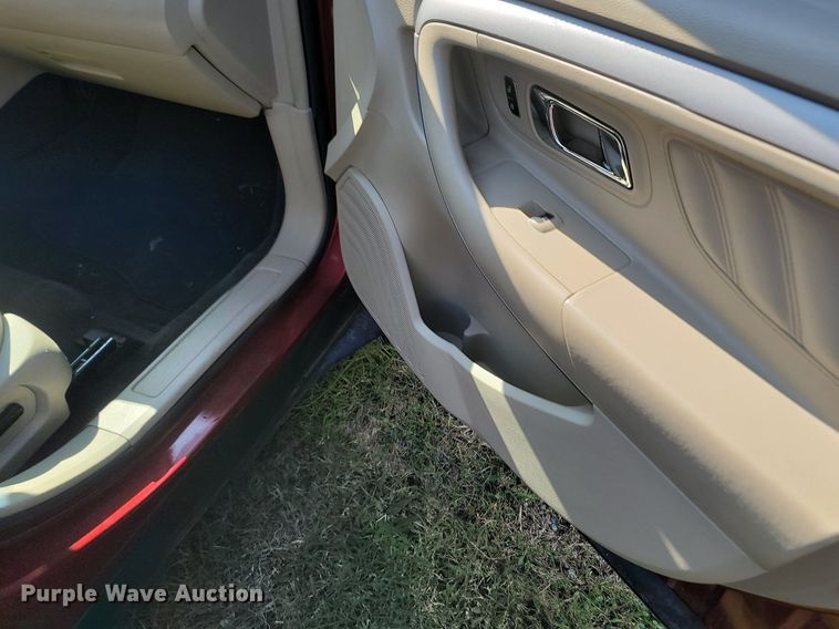 image for item OG9356 2013 Ford Taurus SEL