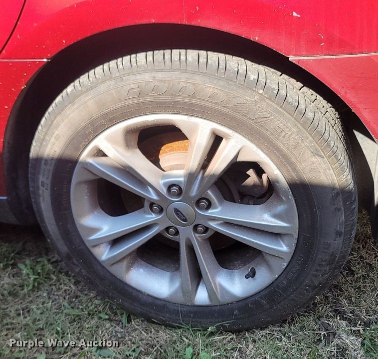 image for item OG9356 2013 Ford Taurus SEL