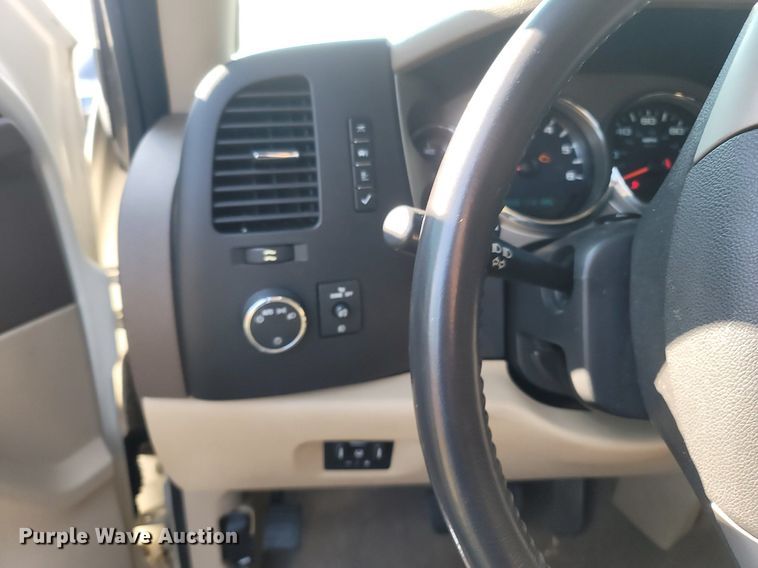 image for item OG9358 2012 GMC Sierra 1500  Crew Cab pickup truck