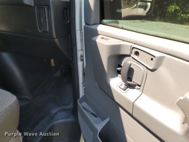 image for item OG9374 2009 Chevrolet Express 3500  van