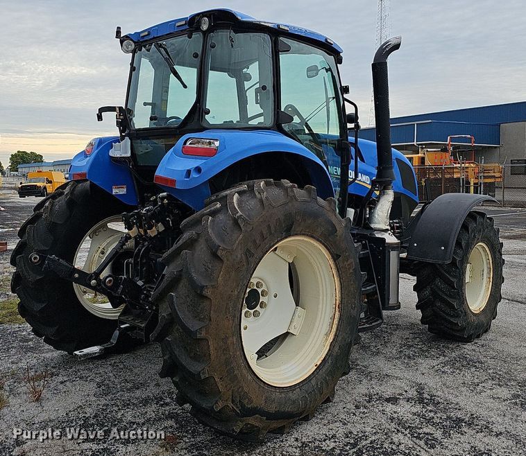 image for item OG9387 2016 New Holland TS6.110  MFWD tractor