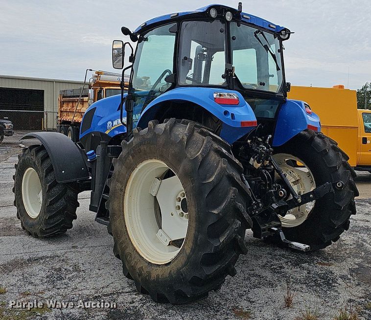 image for item OG9387 2016 New Holland TS6.110  MFWD tractor