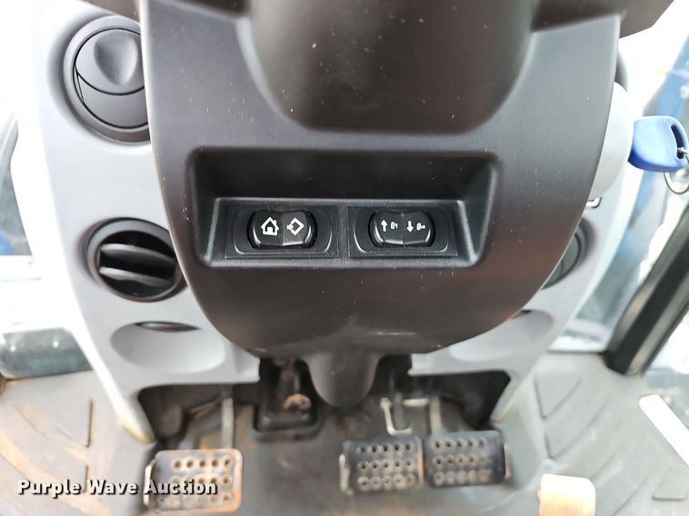 image for item OG9387 2016 New Holland TS6.110  MFWD tractor