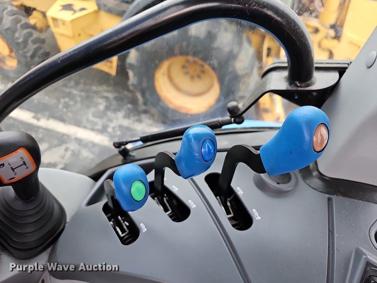 image for item OG9387 2016 New Holland TS6.110  MFWD tractor