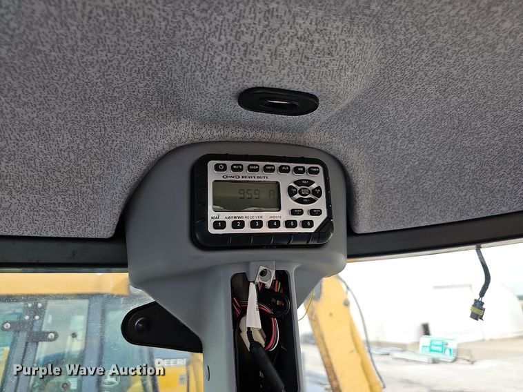 image for item OG9387 2016 New Holland TS6.110  MFWD tractor