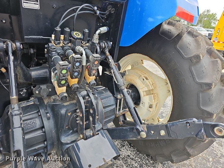 image for item OG9387 2016 New Holland TS6.110  MFWD tractor