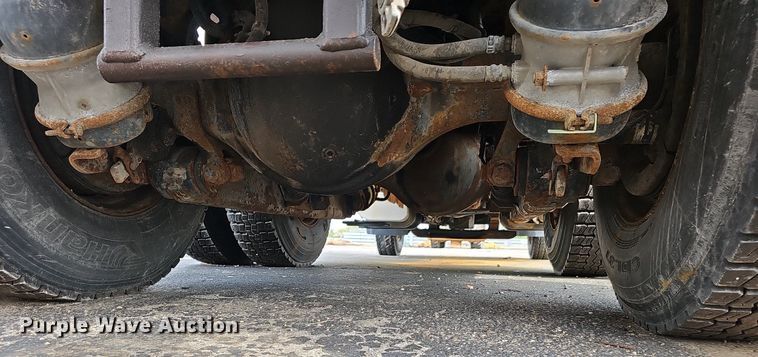 image for item OG9389 2008 International Work Star 7600  dump truck