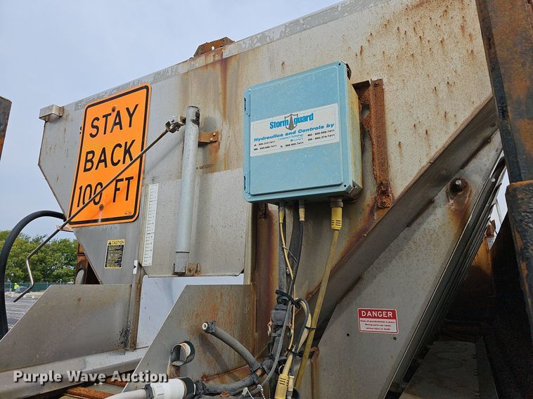 image for item OG9389 2008 International Work Star 7600  dump truck